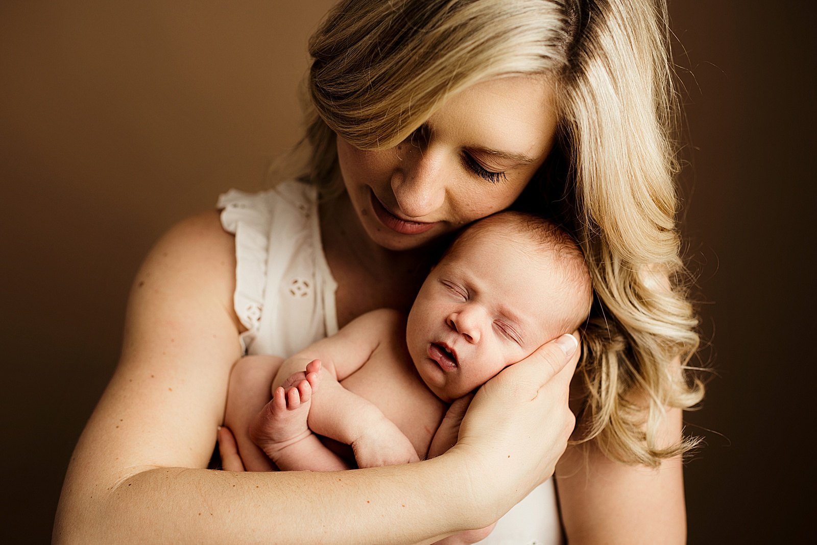 Kayla E. Photography newborn photographer best baby photography studio wisconsin